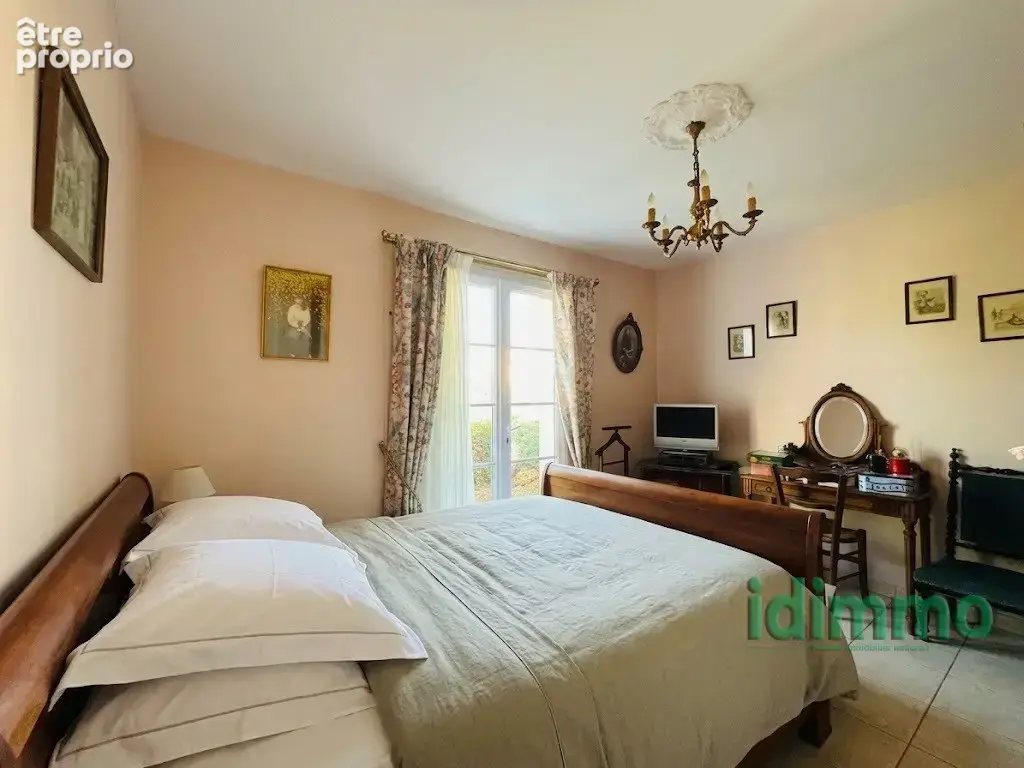 Superbe villa bourgeoise de style rethais de 180 m2 sur un terrain clos et arbore de 1122 m2. a 15 mn de la - photo 21