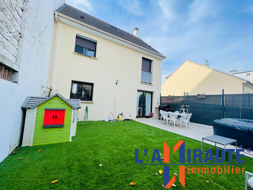 Maison à SARTROUVILLE