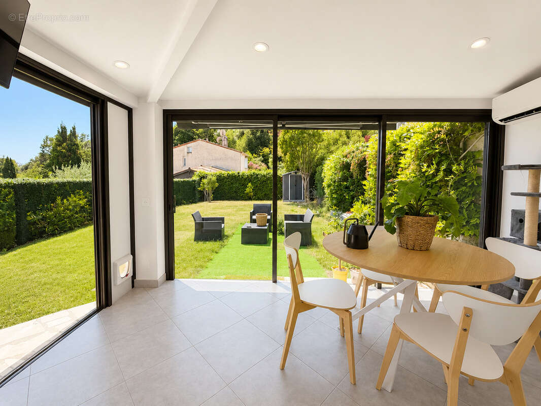 Superbe villa 4 pièces avec garage clé en main dans domaine sécurisé - photo 4
