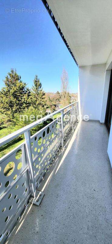 Appartement à COMBS-LA-VILLE
