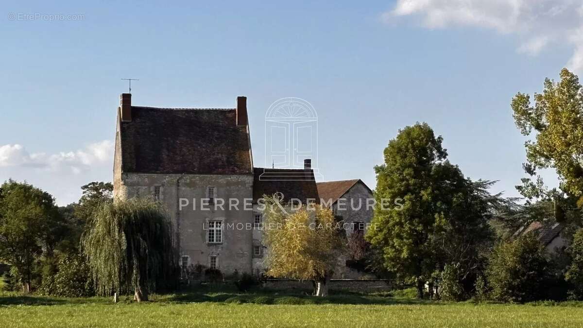 Maison à NEUILLAY-LES-BOIS