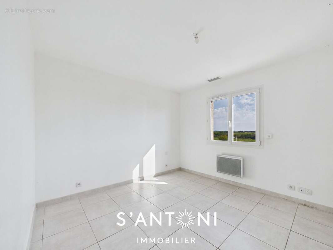 Villa récente R+1  98 m²  Terrain paysager - photo 5