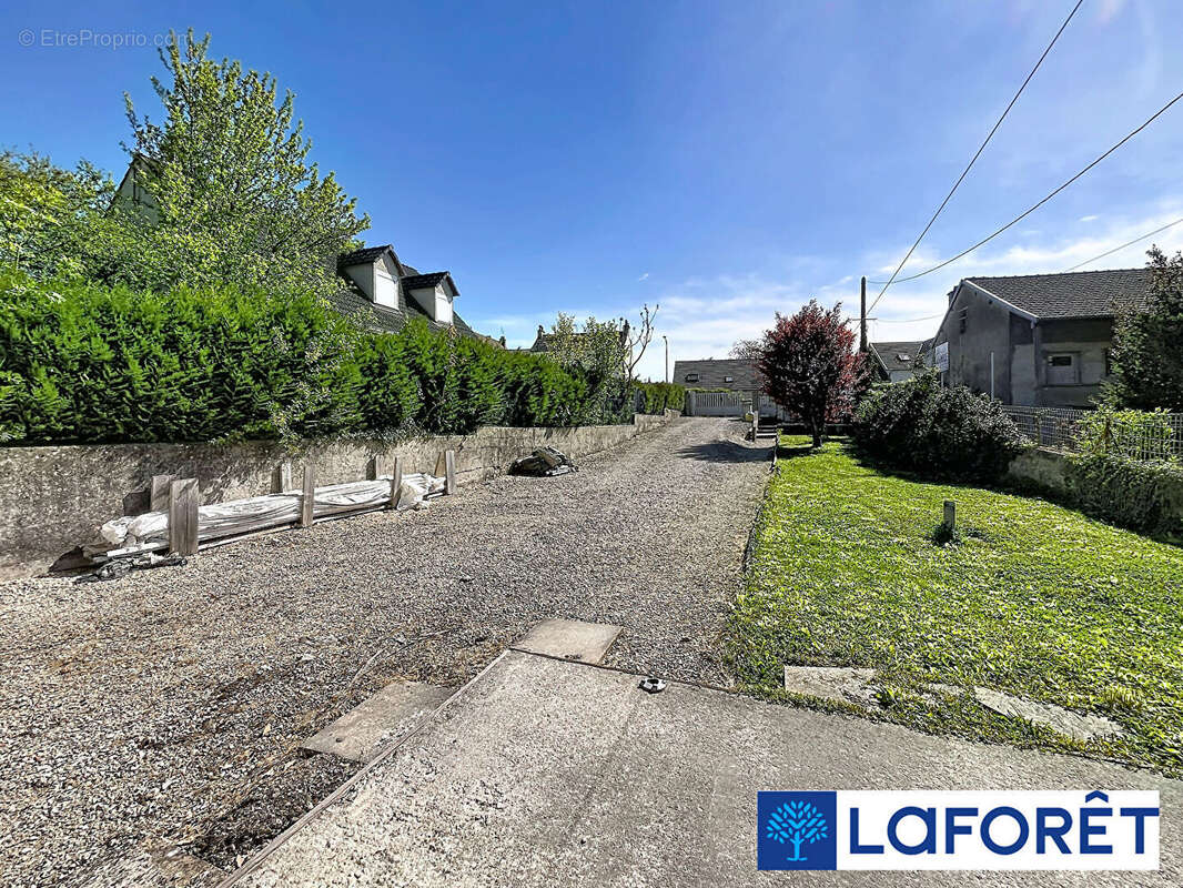 Maison à IS-SUR-TILLE