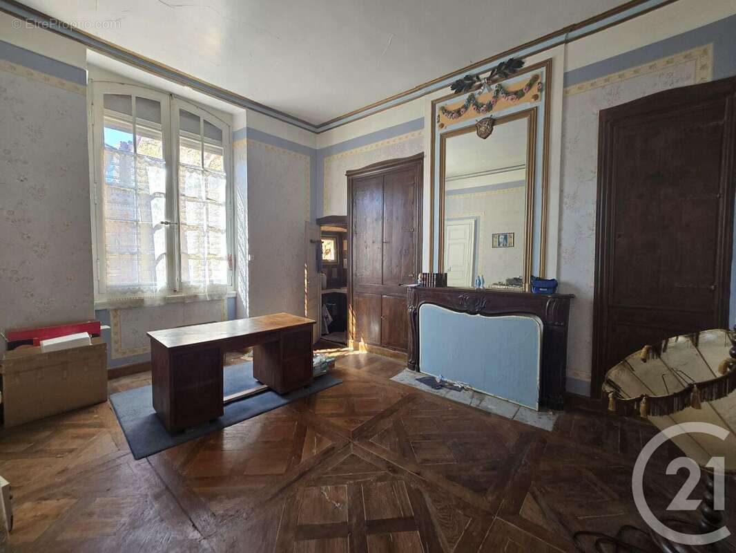 Maison à MONTESQUIEU-VOLVESTRE