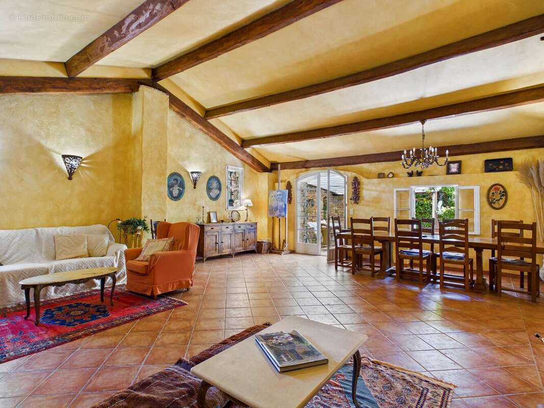 Maison à LORGUES