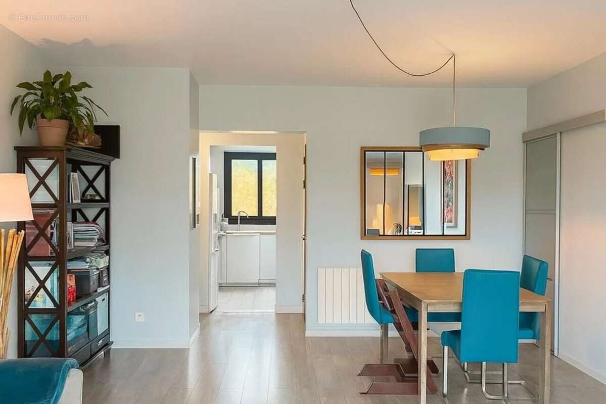 Appartement à SAINT-MAUR-DES-FOSSES