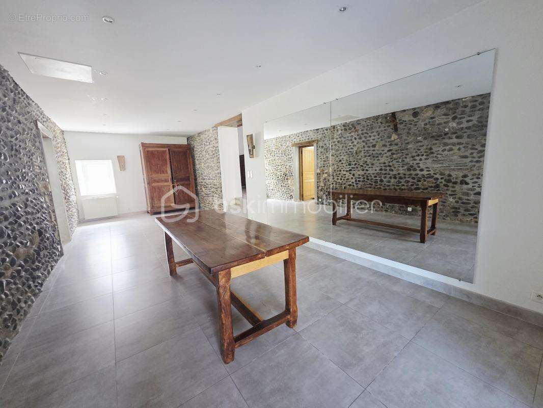 Propriété de charme + 2 appartements + 100 m2 de dépendances - photo 4