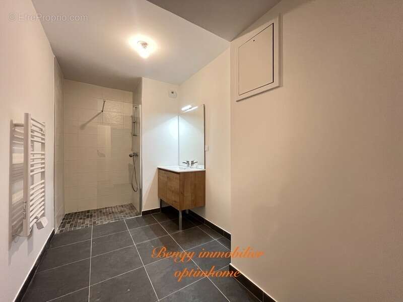 Appartement à SAINT-CYR-SUR-LOIRE