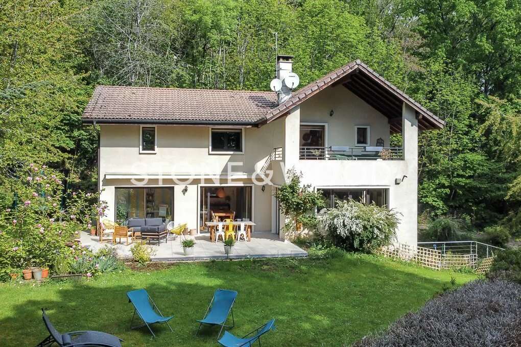 Maison à DIVONNE-LES-BAINS