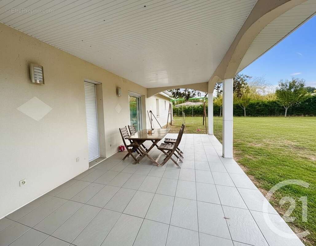 Maison à CUBZAC-LES-PONTS