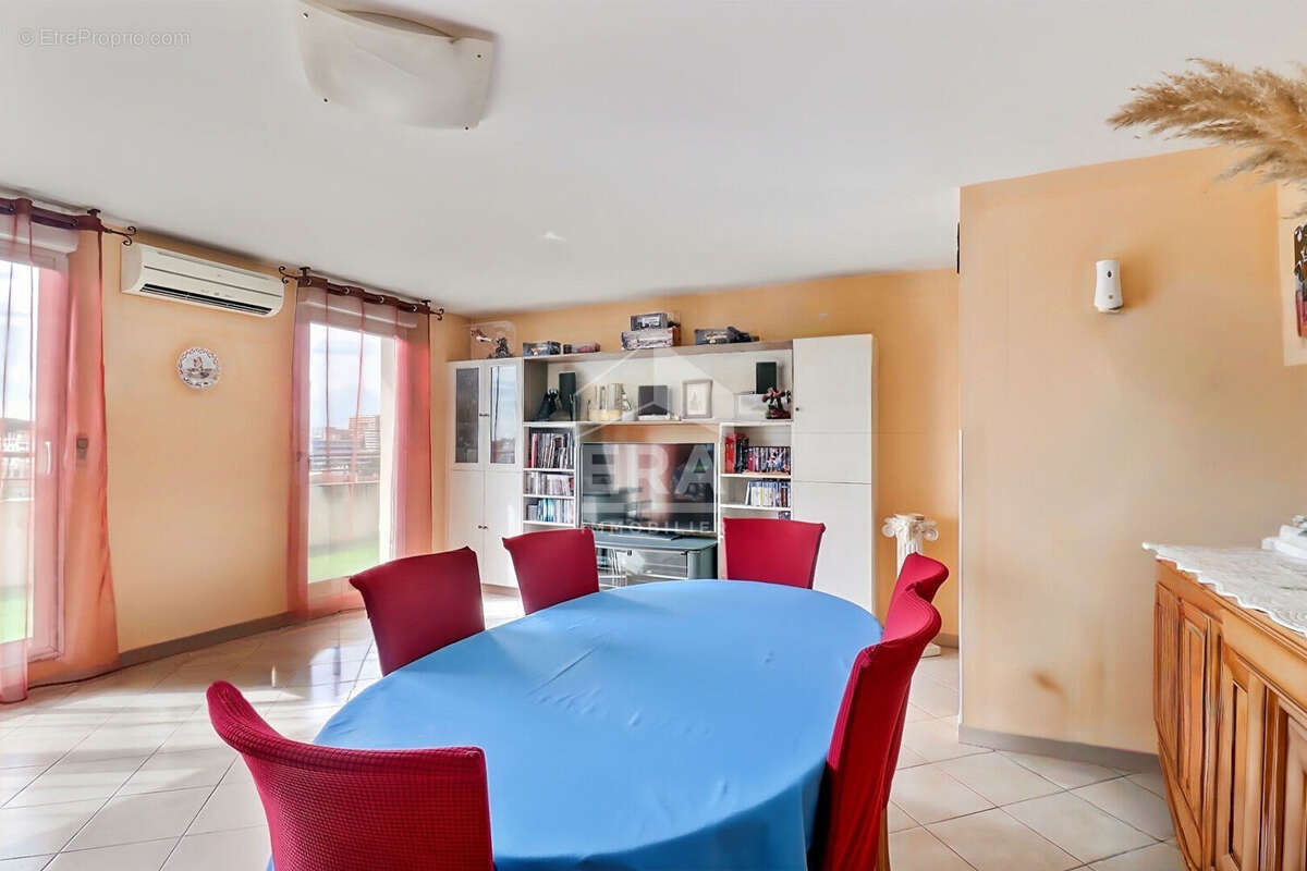 Appartement à MARSEILLE-4E