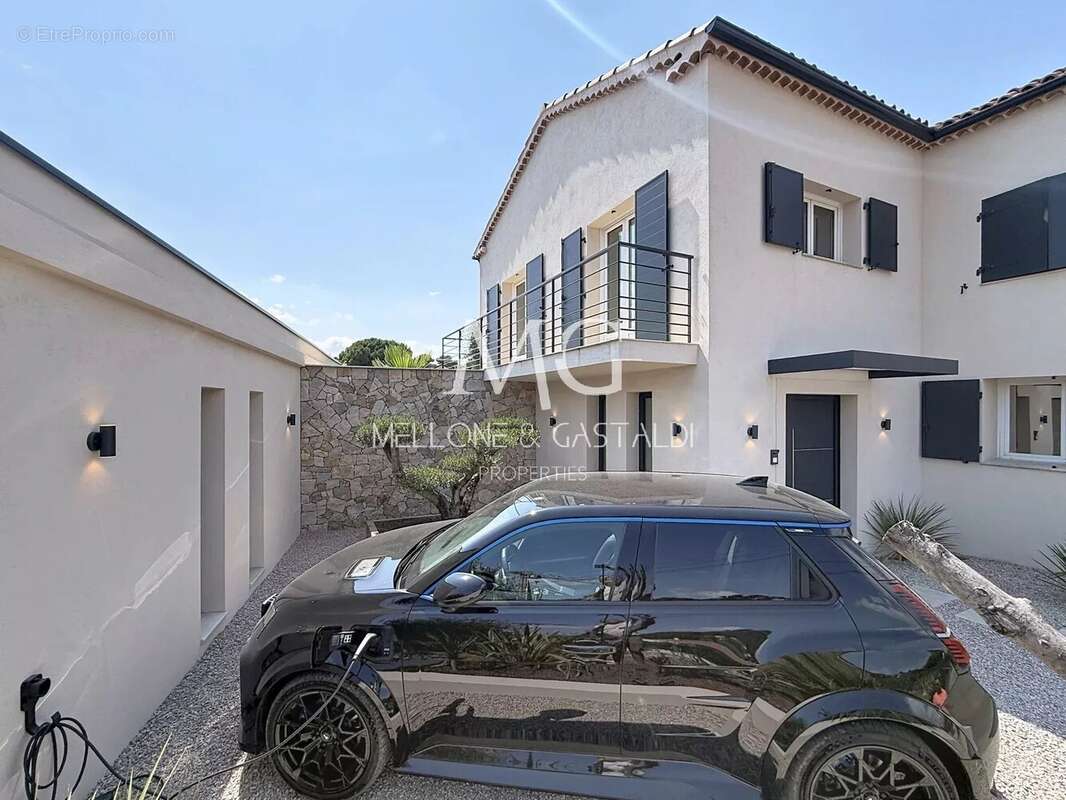 Maison à MOUGINS
