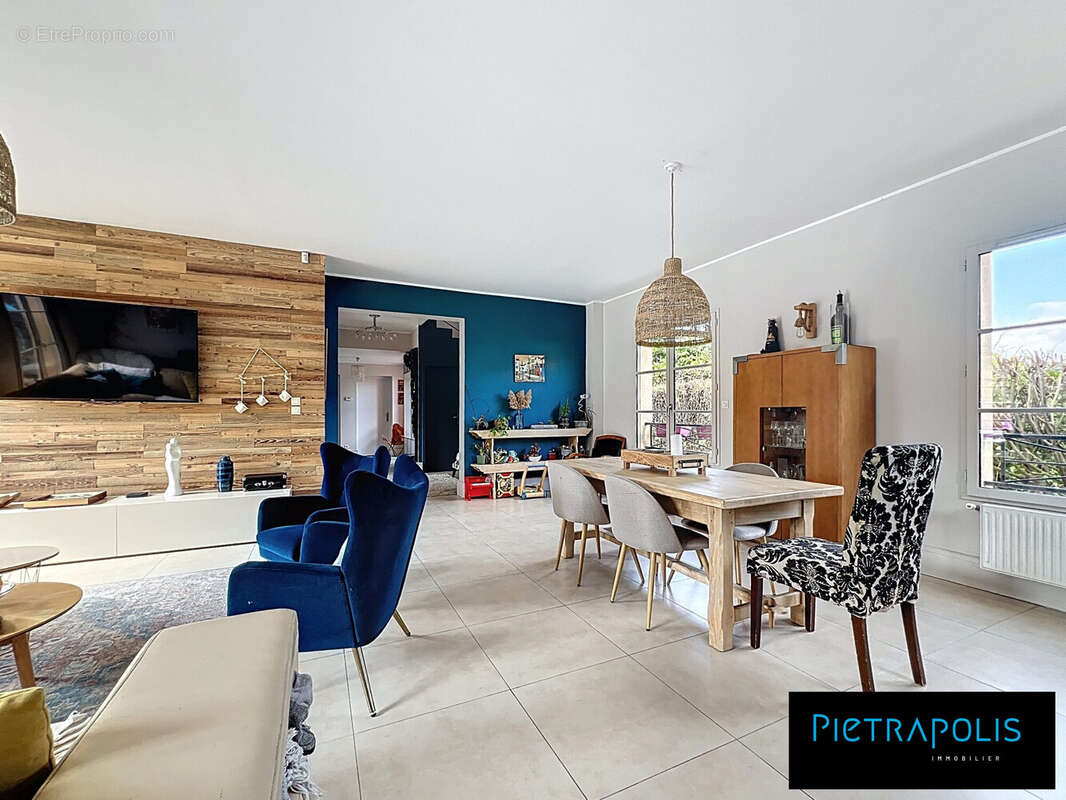 Maison 178 m² à Civrieux  - photo 8