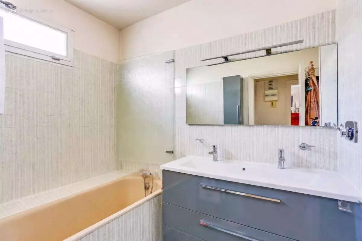 Paris 16ème - Pompe - 48m² + 6m² balcon - photo 7