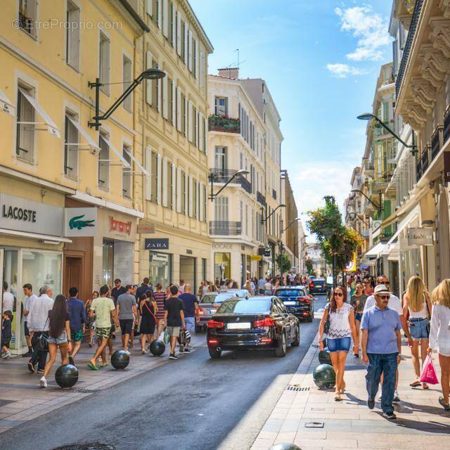Commerce à CANNES