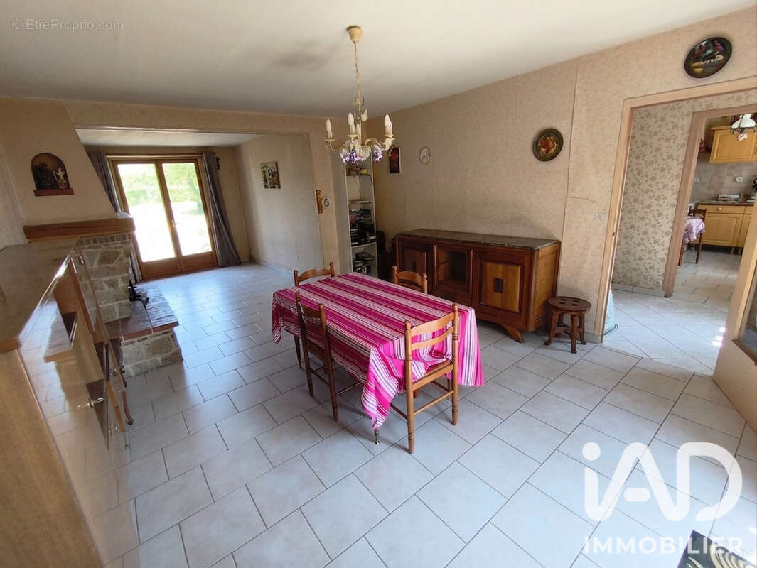 Maison 88 m² à Saint-Aubin-Des-Bois  - photo 4