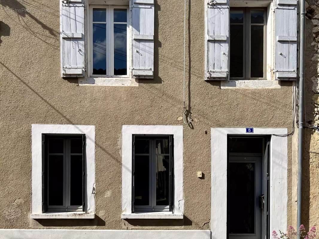 Maison à SAINT-CLAR