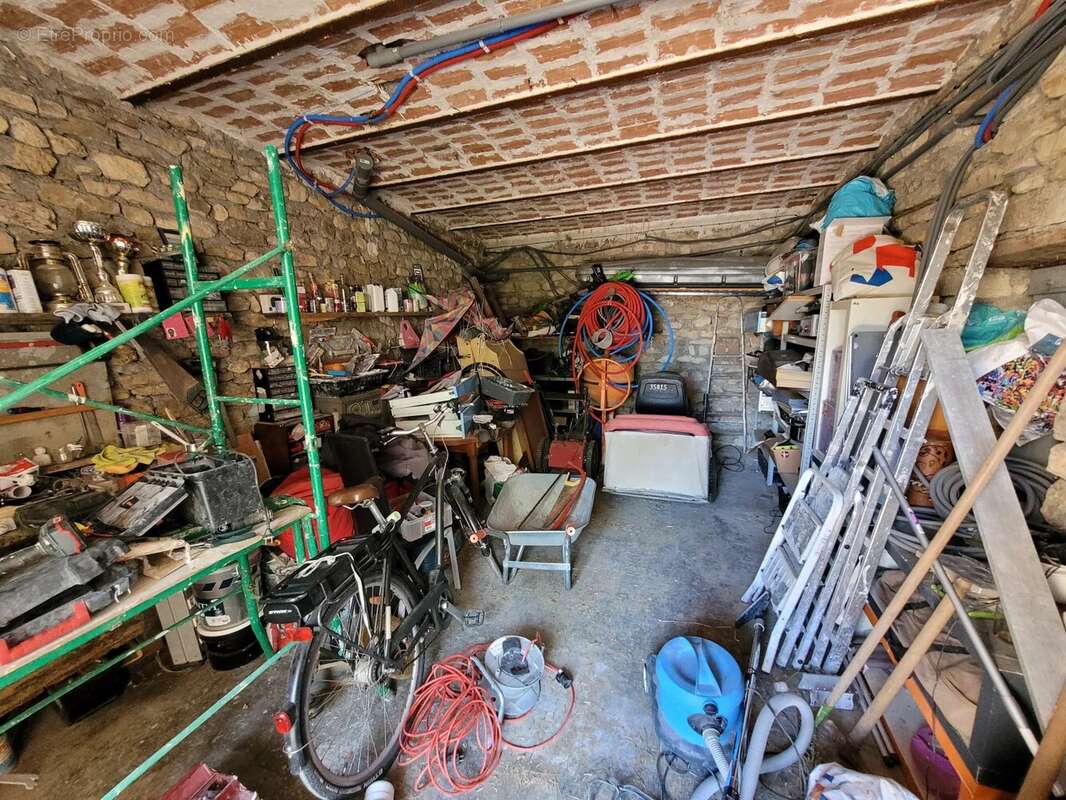 Maison à SAINT-HILAIRE-DE-BRETHMAS