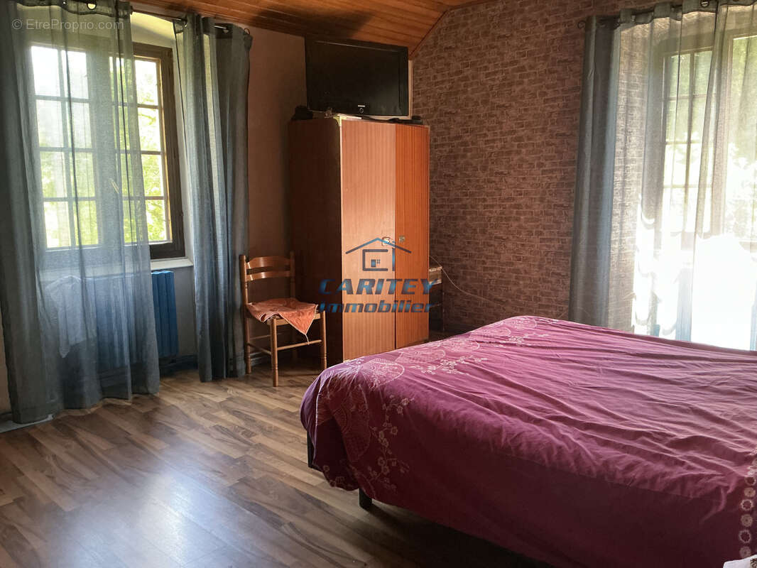 Domaine compose d'une maison d'habitation, 3 appartements, dependance, sur terrain de 38690m2 - photo 31