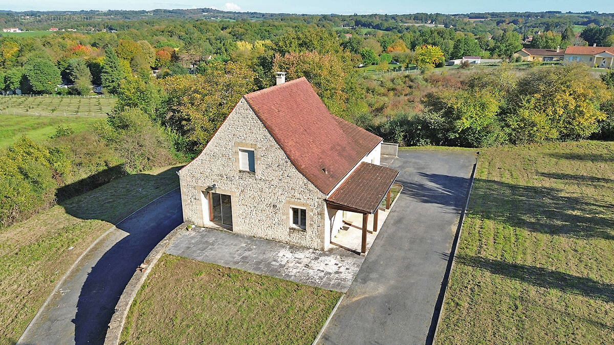 Maison à SAINT-GENIES
