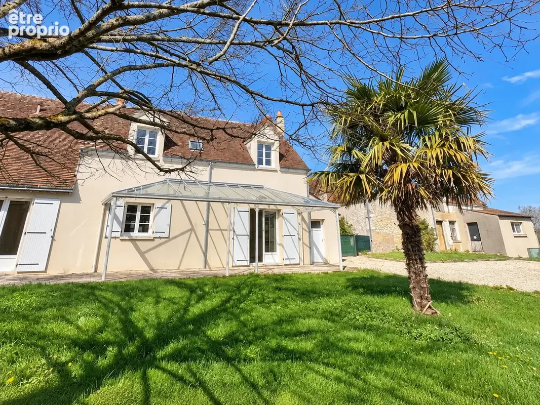 Longère 120 m2   4 chambres   terrain 2 320 m2   dépendances   Luzillé - photo 1