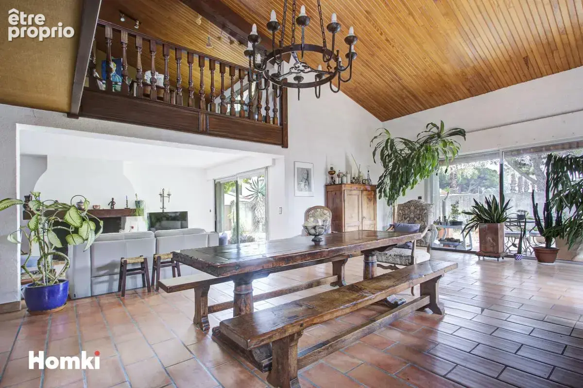 Maison/Villa T7 de 223 m² avec une indépendance à Saint-Cyprien 66750 - photo 12