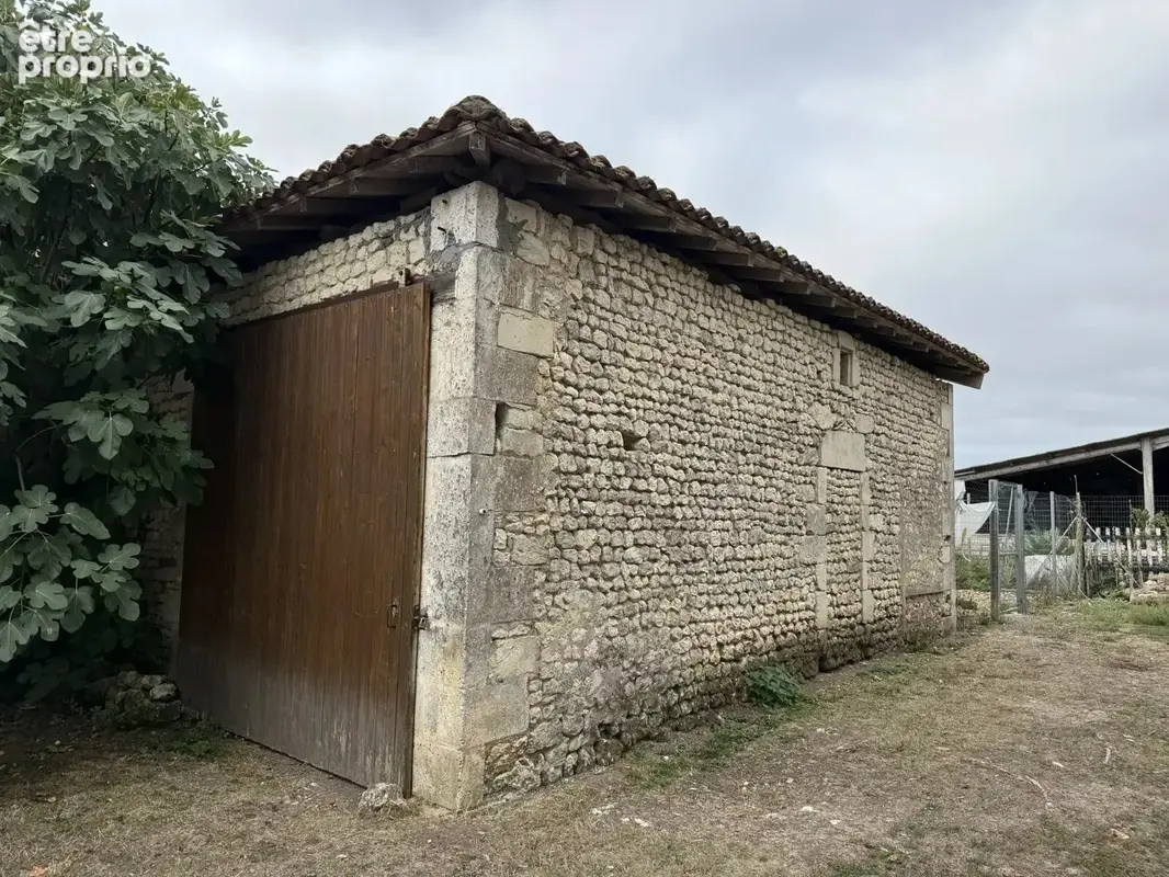 Charmante maison de plain-pied avec grange et piscine - photo 15