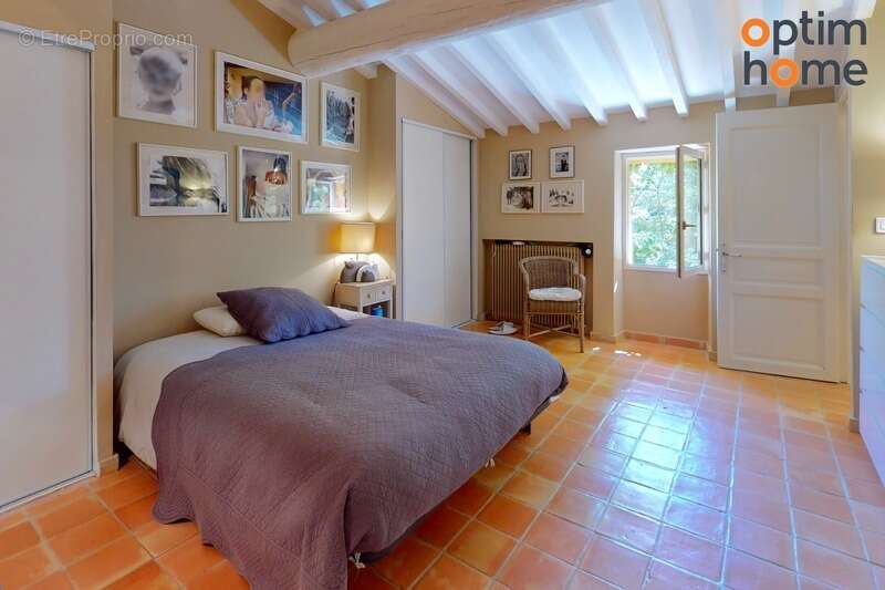 Aix-en-Provence - Superbe Mas Provençal T7 du 18ème Siècle de 275 m² entièrement rénové, sur 6000 m² de terrain, au calme et san - photo 22