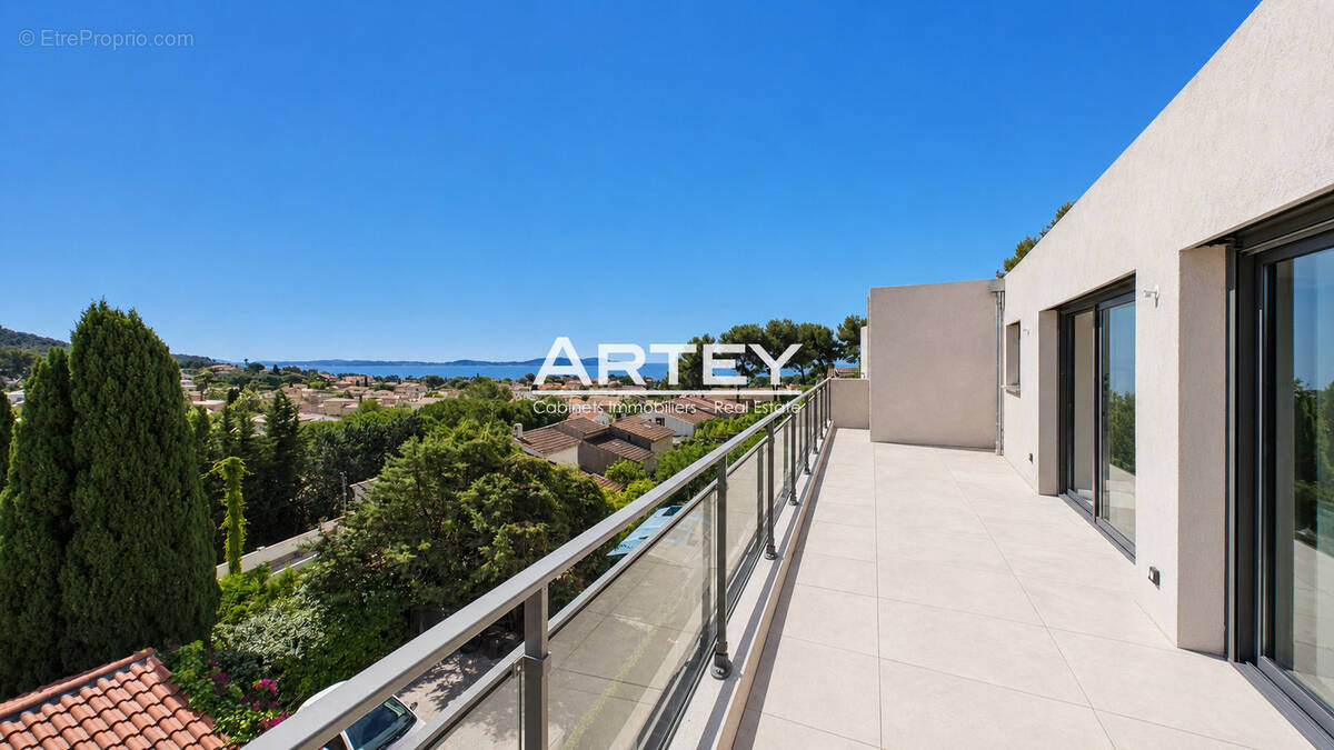 Appartement à CARQUEIRANNE