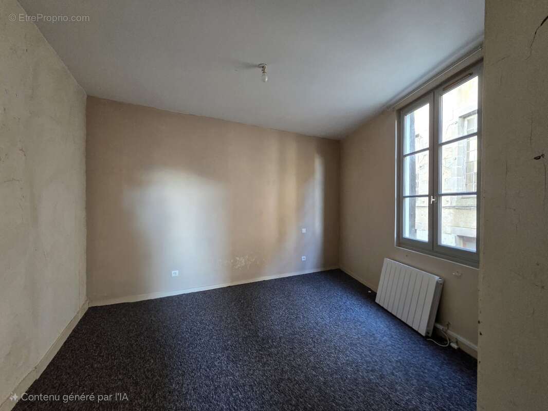 Appartement à SAINT-LEONARD-DE-NOBLAT