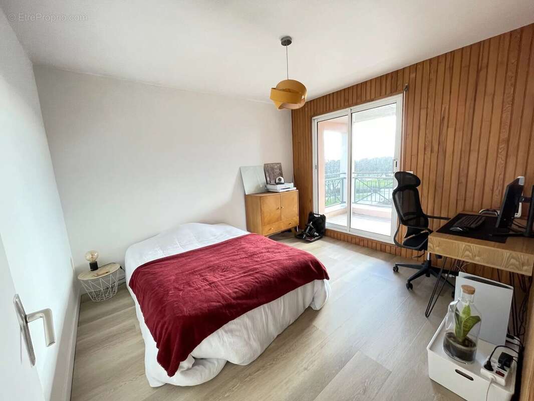 T3 87 m² + 2 balcons 5 et 6 m² + 2 Parkings privés + cave – 2ème – Vannes ouest - Pieces de vie 42 m² - photo 7