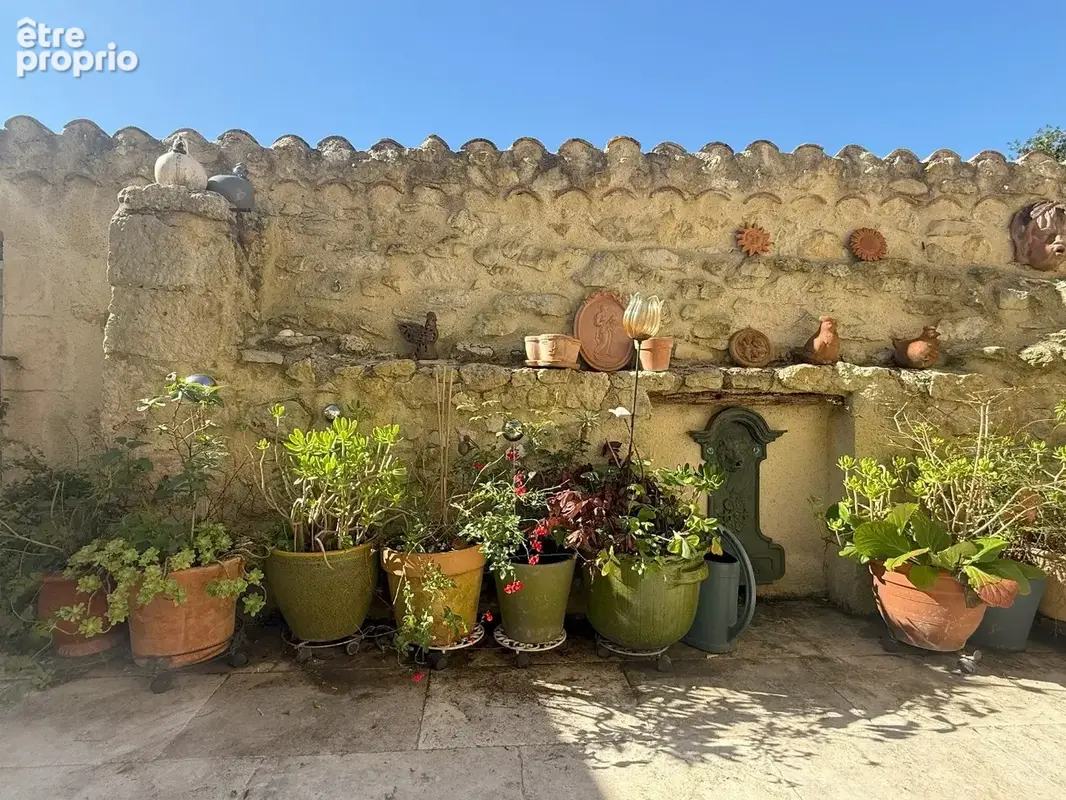 Jolie maison en pierre dans un village historique - photo 2