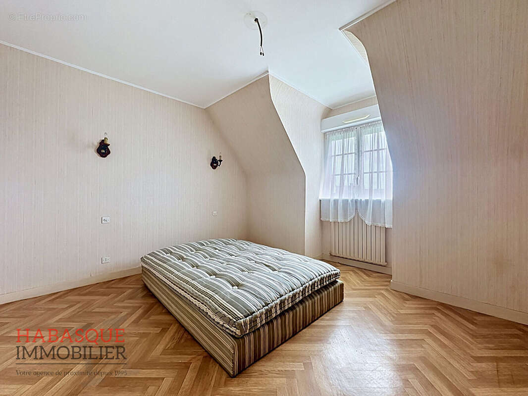 Maison à vendre à Saint Vougay - Réf 472LT - 7 pièces, 125.70 m² - photo 4