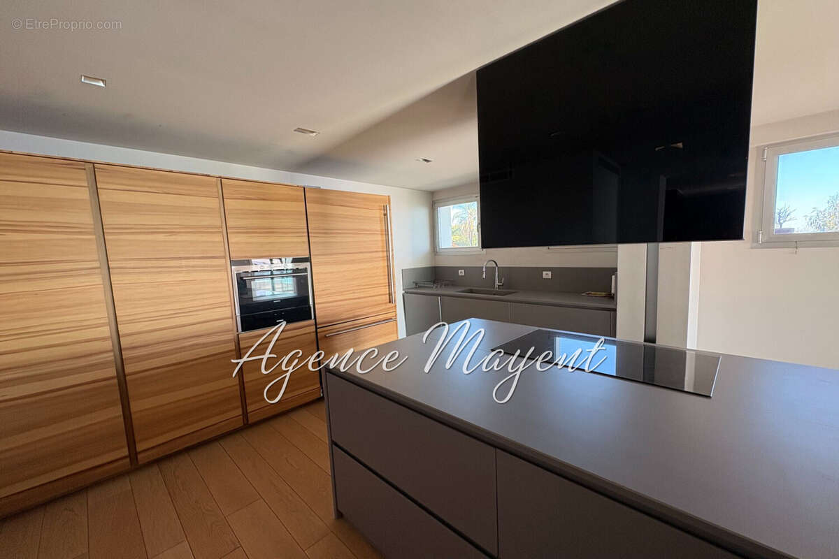 Appartement à VALLAURIS