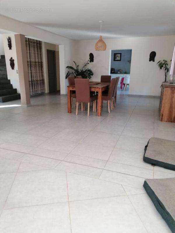 Superbe propriété familiale avec dépendance, piscine et grand terrain arboré - photo 14