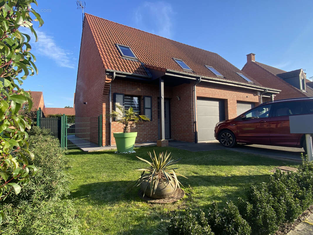 Maison à COURRIERES