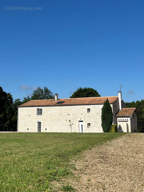Maison à TONNAY-CHARENTE