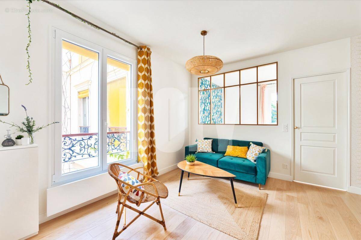Appartement à PARIS-8E