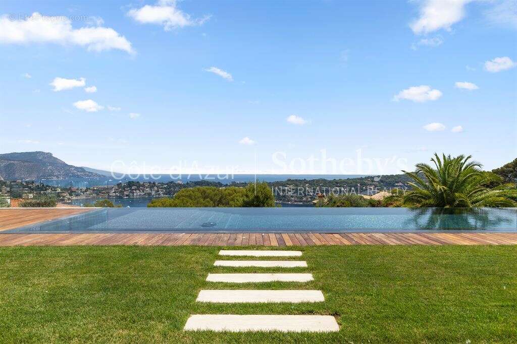 Villa contemporaine avec vue mer panoramique à Nice Mont Boron, face à Villefranche-sur-Mer - photo 2