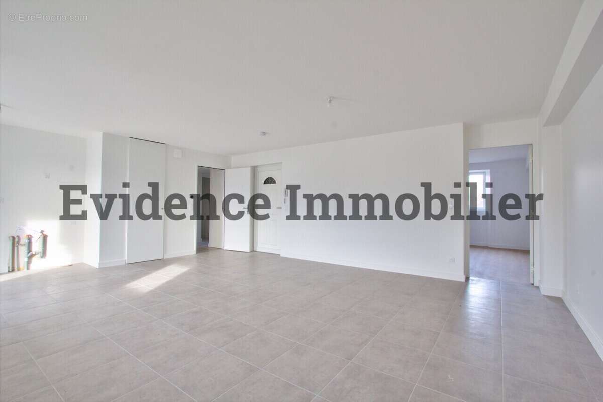 Appartement à GILLY-SUR-ISERE