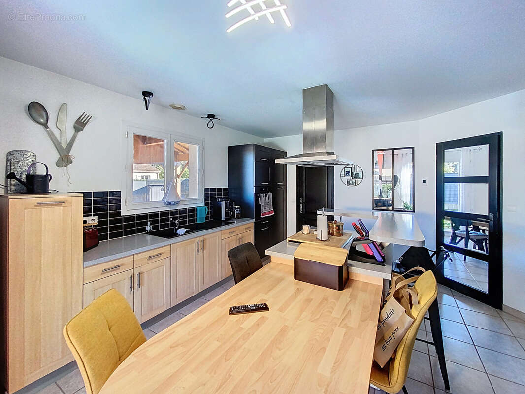 Maison à ORADOUR-SUR-GLANE