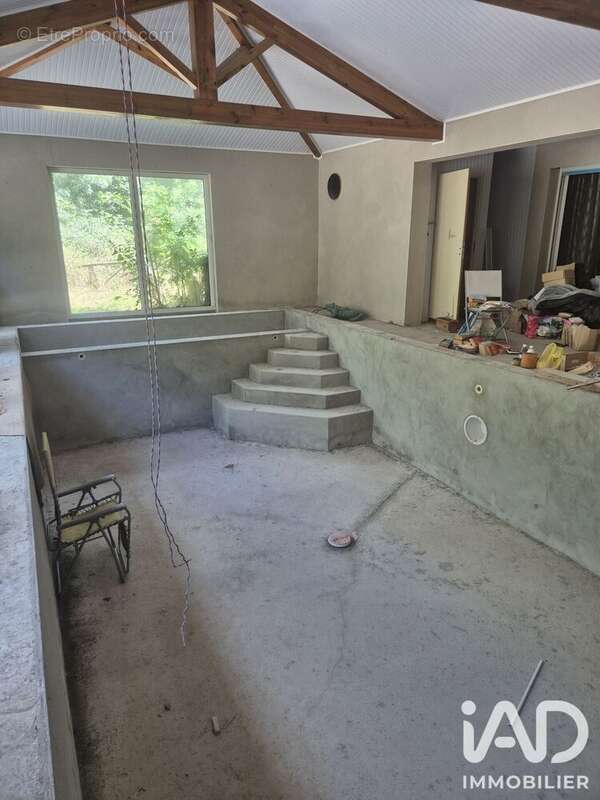 Maison 253 m² à Saint-Reverend  - photo 2
