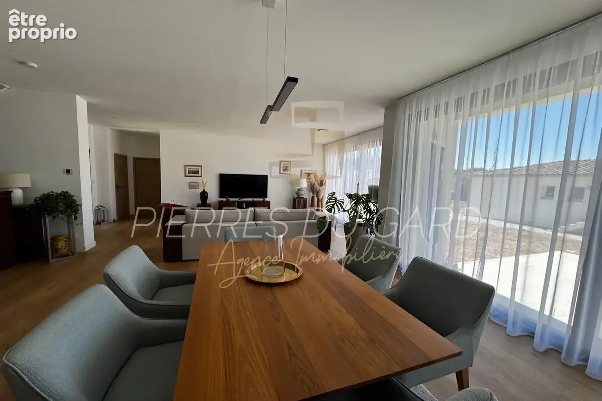 Maison 150 m² à Uzes  - photo 8