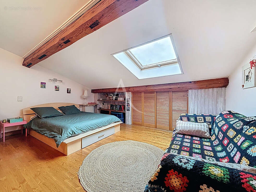 Maison à BRUGUIERES