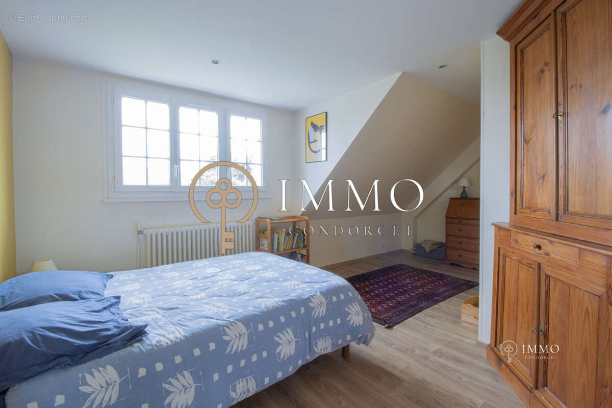 Maison à L'HAY-LES-ROSES