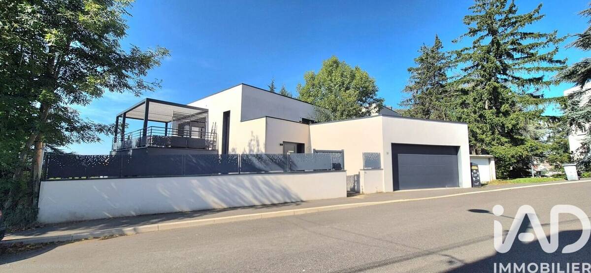 Photo 1 - Maison à SAINT-ETIENNE