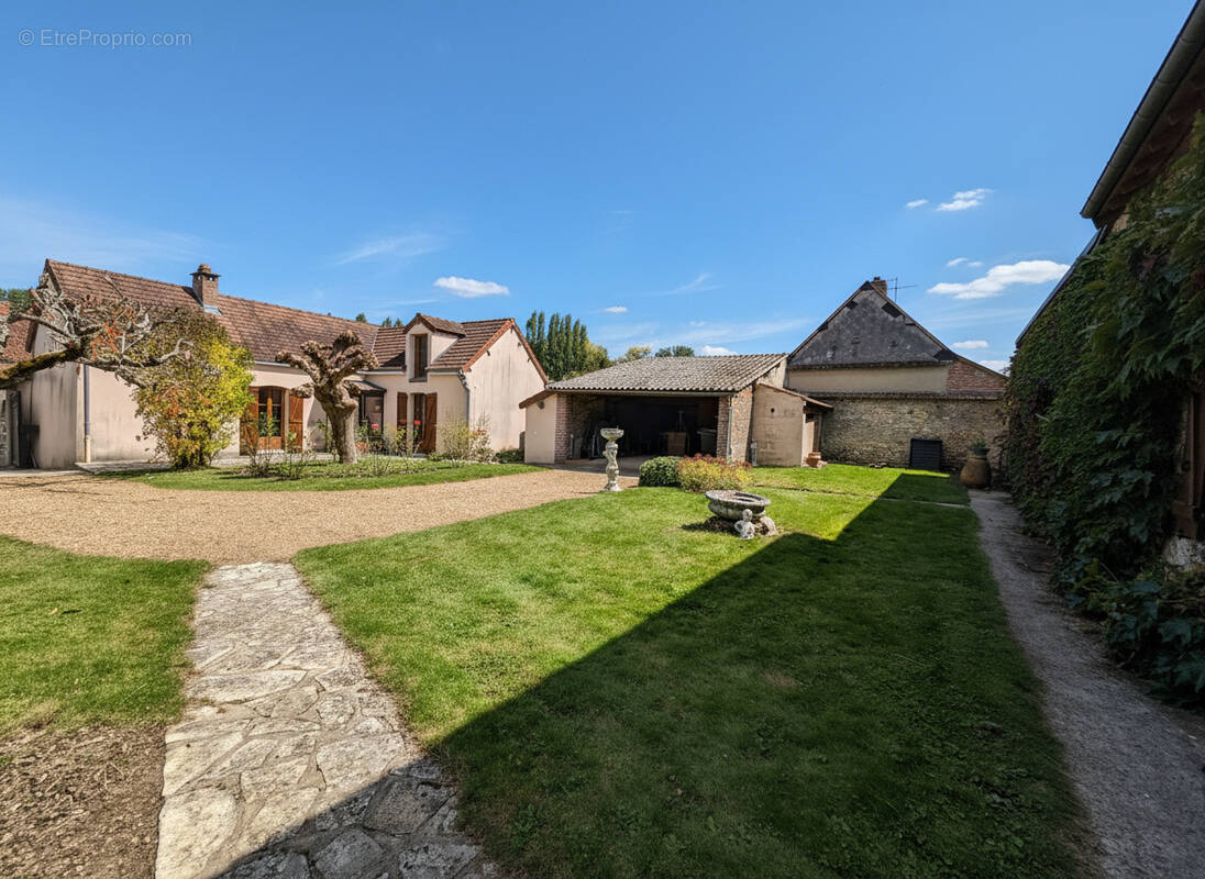 Maison à NOGENT-LE-PHAYE