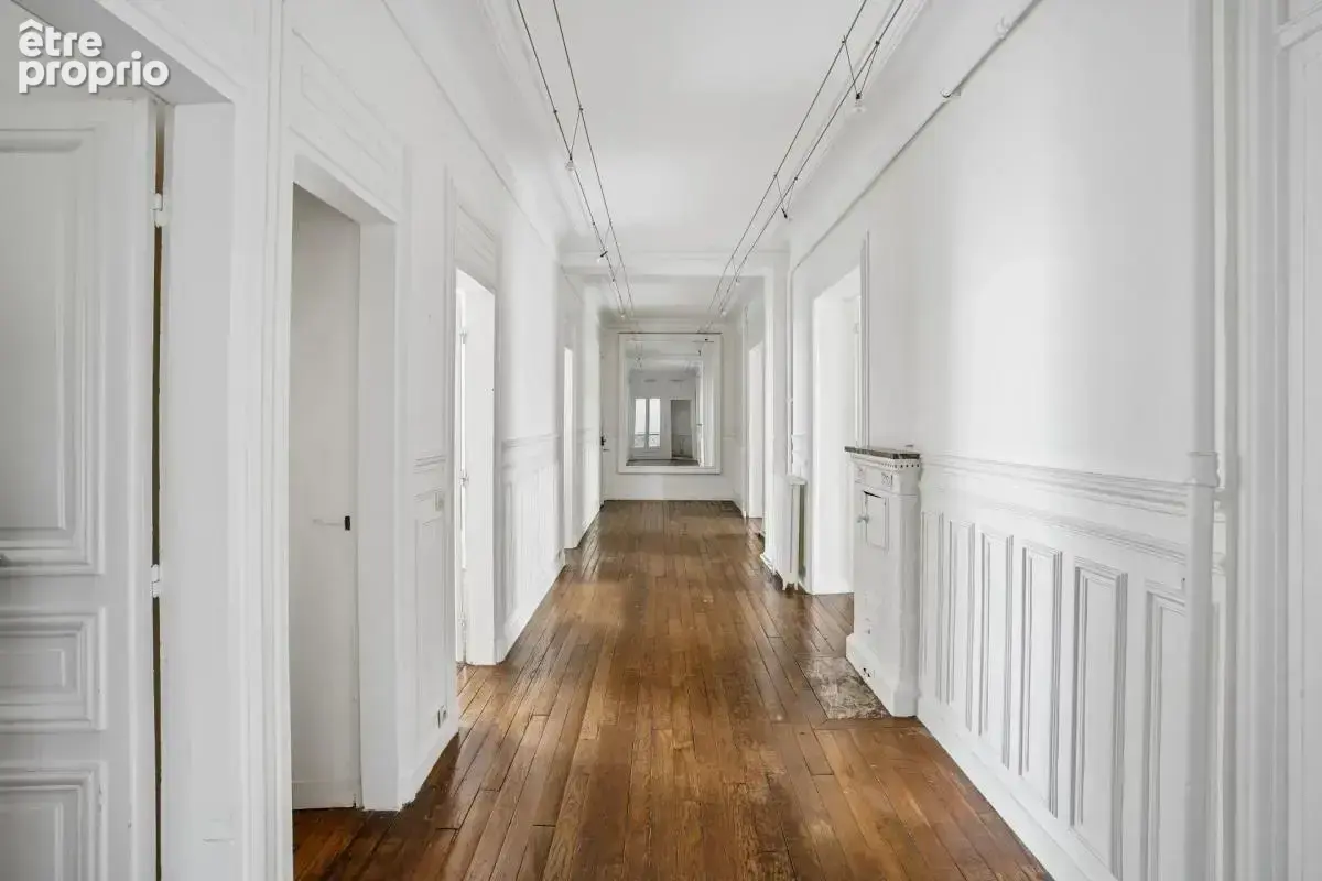 Appartement à rénover au cœur de la très prisée place du Maréchal Juin - photo 10