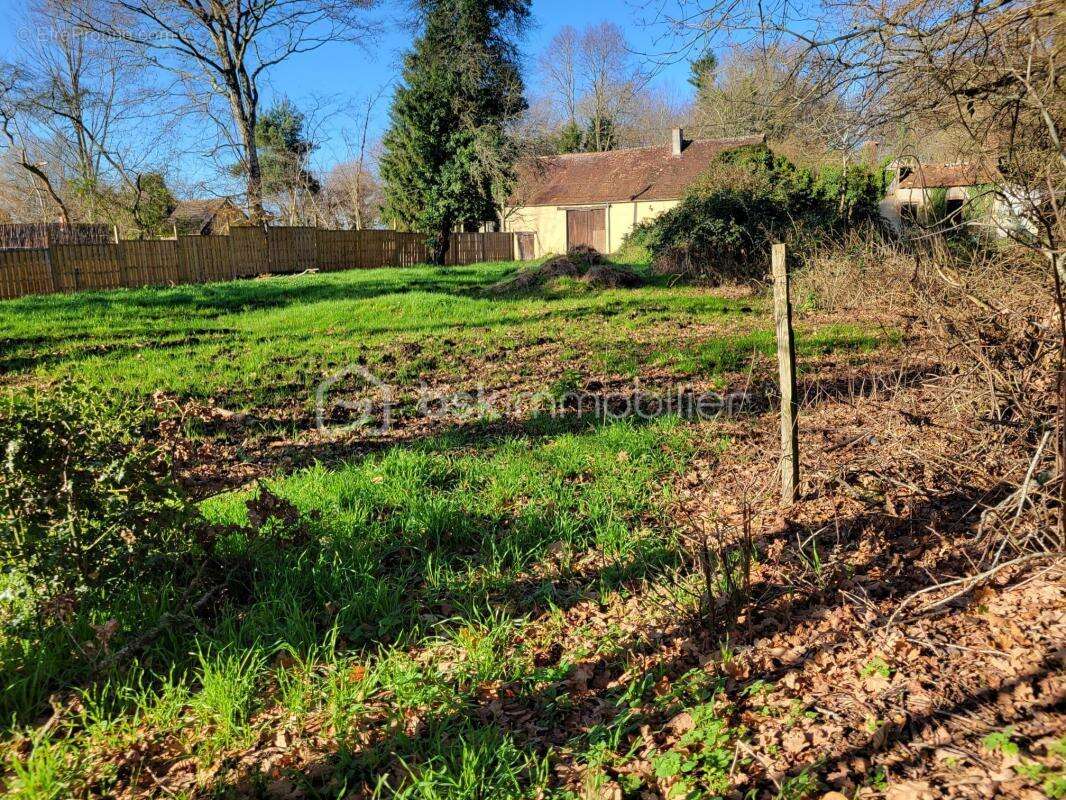 Terrain à LA CELLETTE