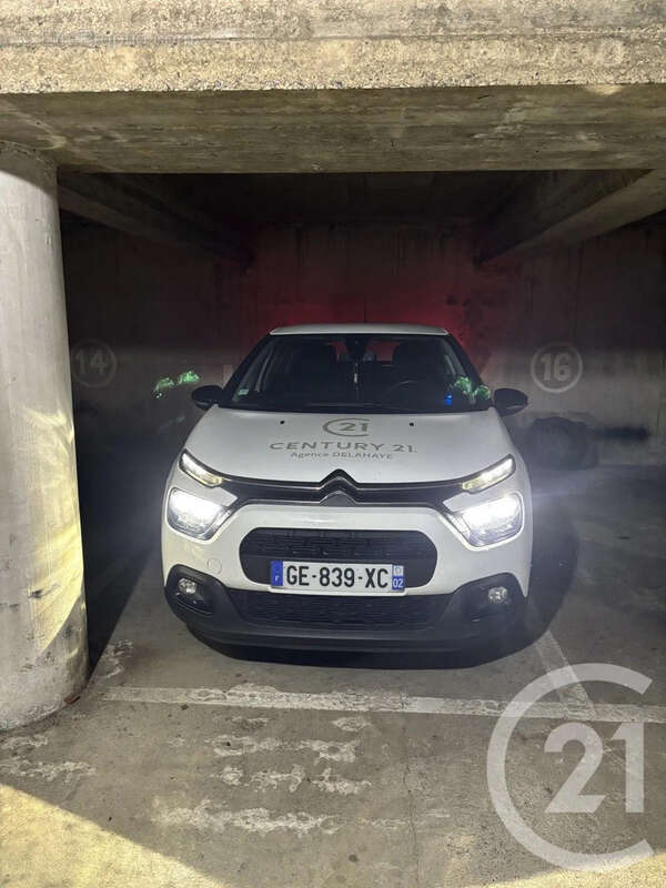 Parking à SAINT-QUENTIN